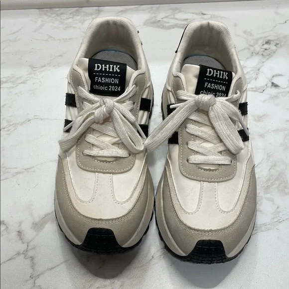 Women Casual Parallel Bars Thick-Soled Lace-Up Sneaker - Picture 4 of 6